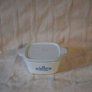 Vintage Corningware Cornflower Blue P-43-B 22oz dish with lid